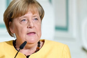Angela Merkel: Die damalige Bundeskanzlerin reiste zu einem Abschiedsbesuch zu Kremlchef Putin.