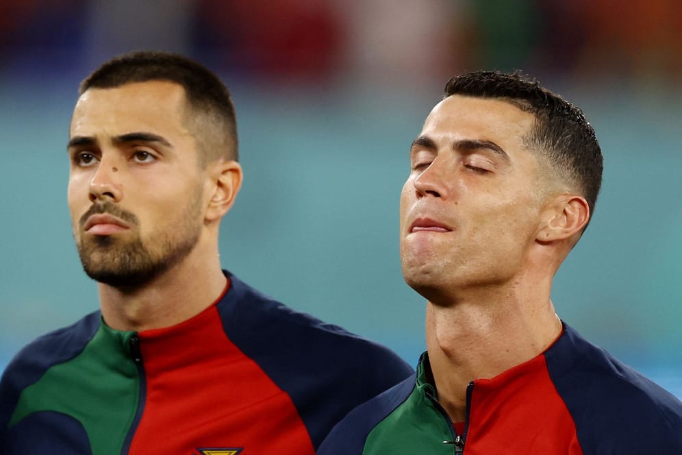 Er wurde bei der portugiesischen Hymne emotional: Cristiano Ronaldo (r.).