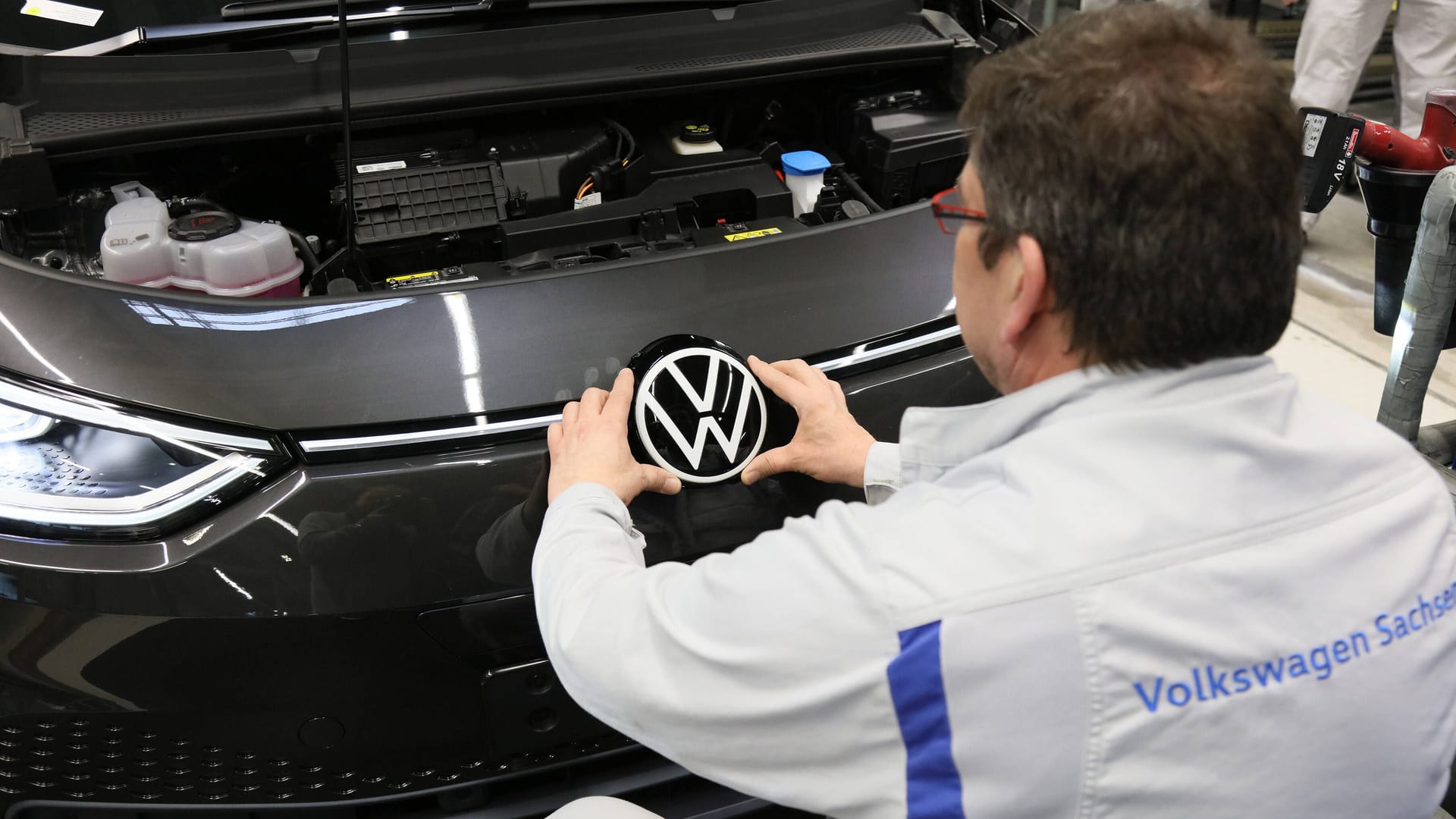 Volkswagen-Produktion in Zwickau, Sachsen: In Deutschland gibt es sechs Standorte der Volkswagen AG. Volkswagen-Produktion in Zwickau, Sachsen: In Deutschland gibt es sechs Standorte der Volkswagen AG.