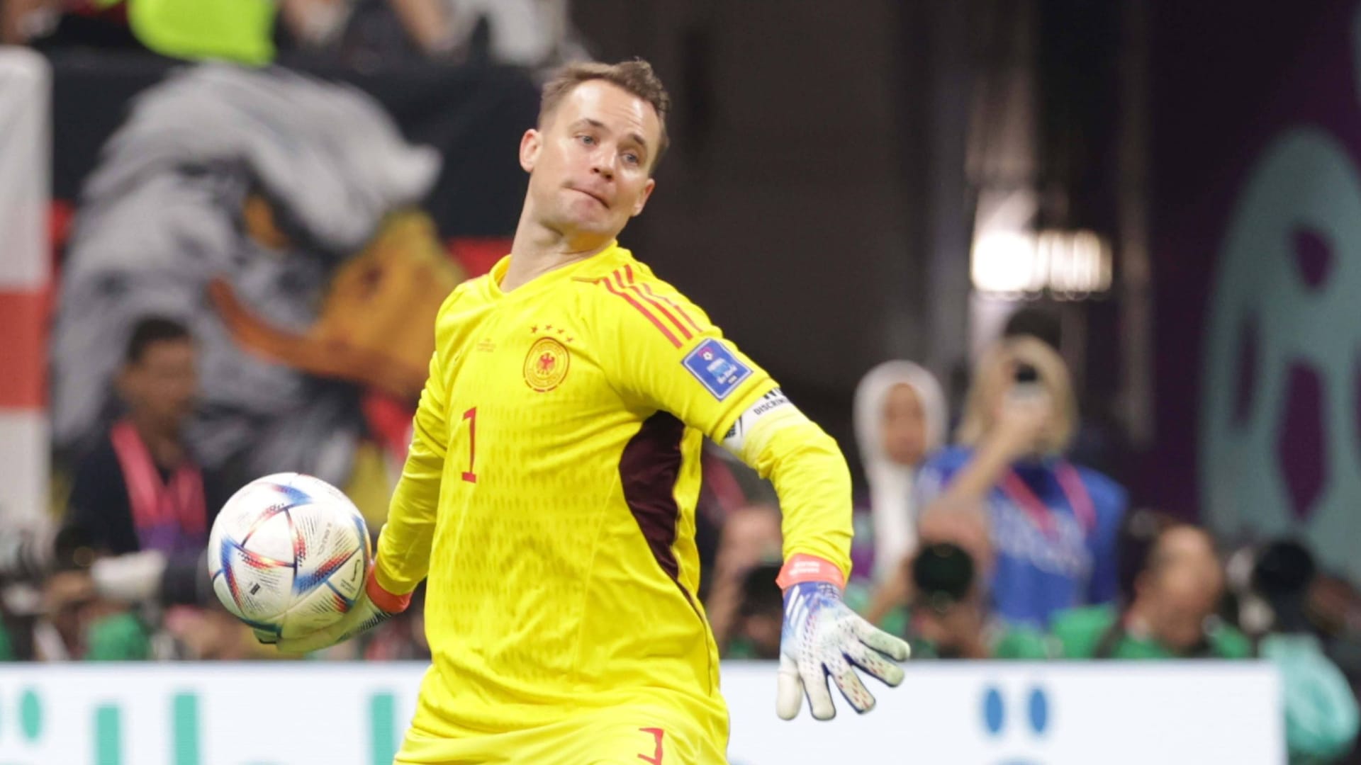 Manuel Neuer: In seinem 116. Länderspiel früh gefordert. Lenkte einen satten Distanzschuss von Leipzigs Olmo an die Querlatte (7. Minute). Böser Querschläger, der beinahe zum 0:1 geführt hätte (26.). Machte insgesamt nicht den sichersten Eindruck. Beim Gegentreffer etwas früh unten. Hielt dann ein paar Bälle, die ihm Sicherheit gaben. Trotzdem ein schwacher Auftritt. Note 4