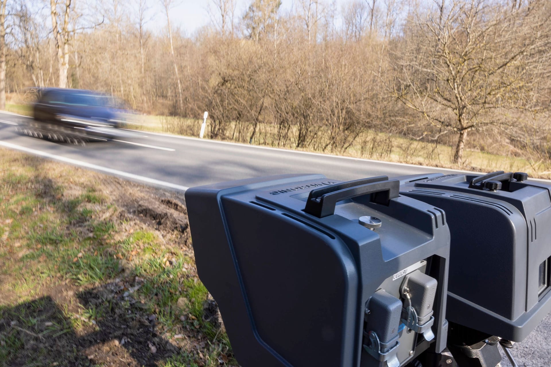 Nicht gerade ein Unfallschwerpunkt: Viele Blitzer haben offenbar den komplett falschen Standort.