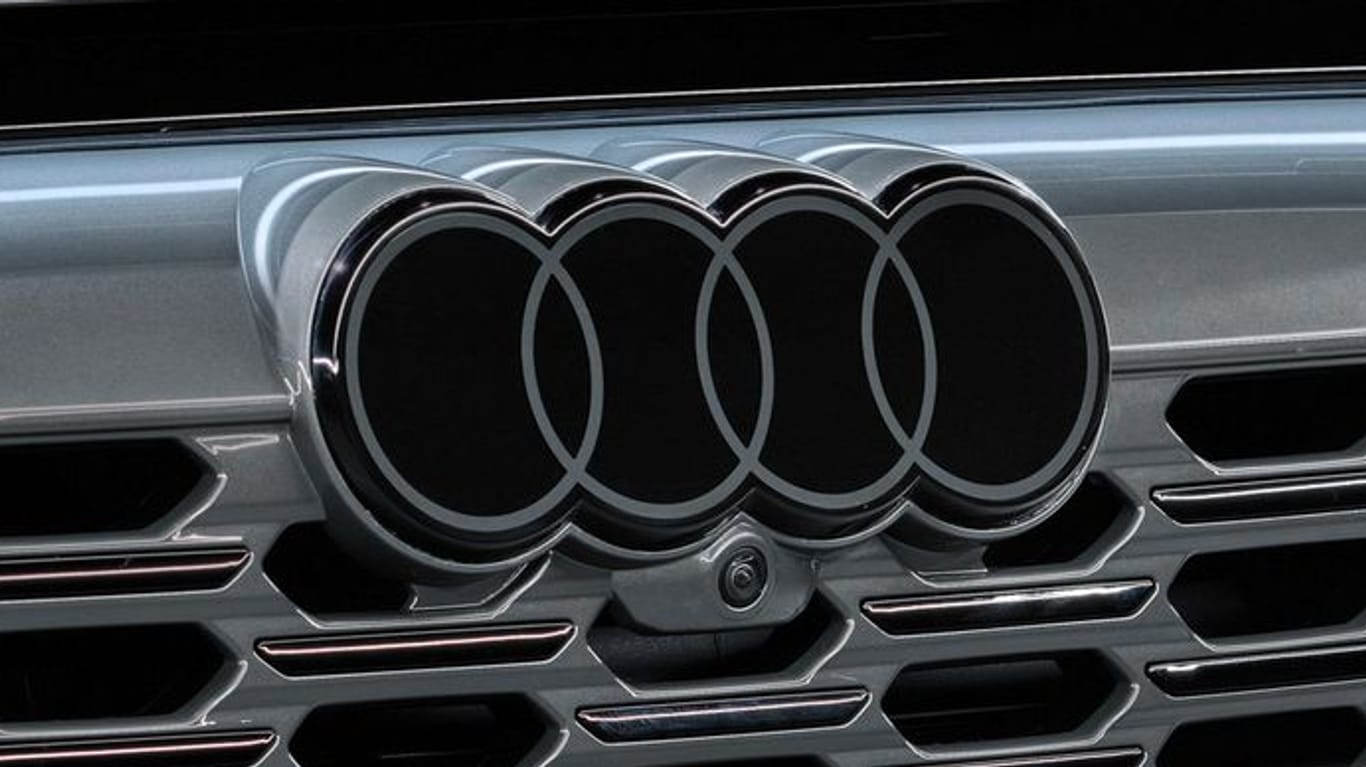 "Konsequent chromfrei und kontrastreich in Weiß und Schwarz": Audi hat ein neues Logo.