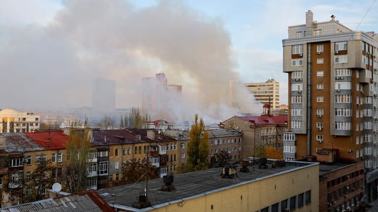 Rauch über Donezk: Dort kam es zu Explosionen.