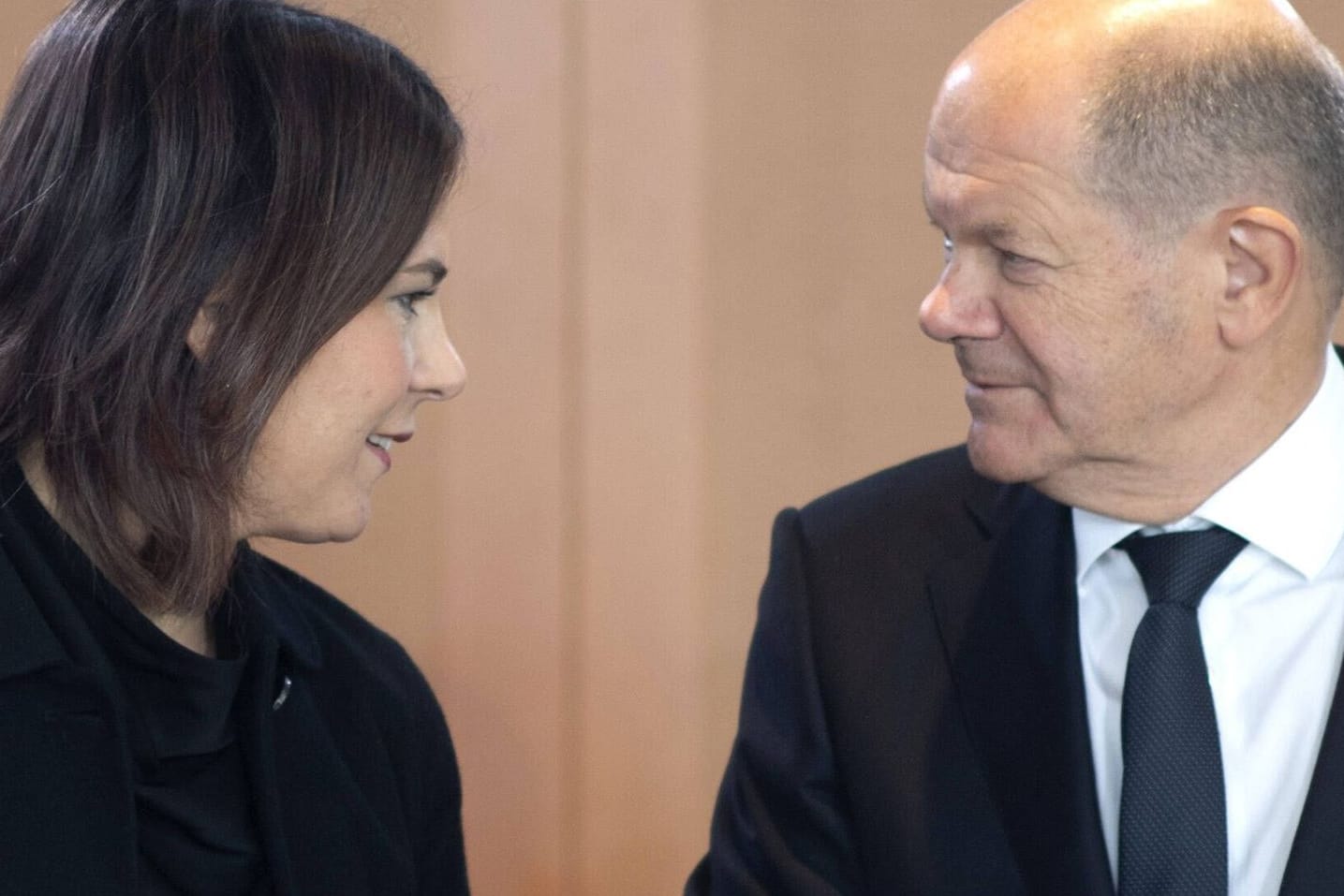 Annalena Baerbock und Olaf Scholz zeigen klare Kante gegen Iran.