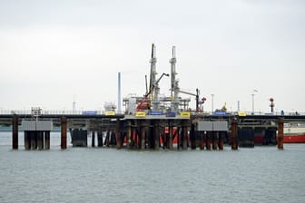 LNG-Terminal in Wilhelmshaven: Bis 2024 sollen in Deutschland fünf solcher Anlagen entstehen.