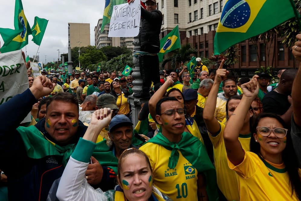Anhänger von Bolsonaro in Rio De Janeiro: Die Demonstranten protestieren gegen die Wahlniederlage des rechten Amtsinhabers.
