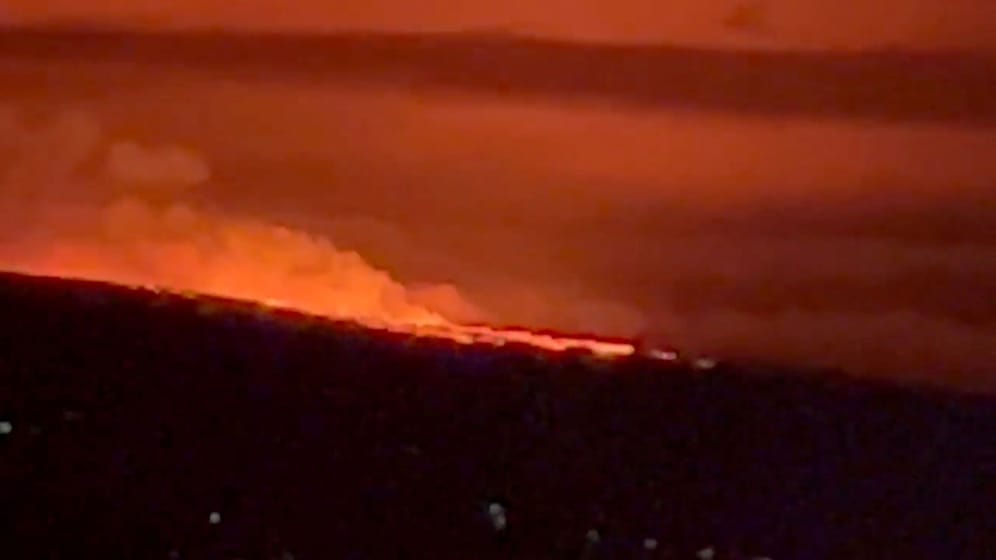 Der Vulkan Mauna Loa ist ausgebrochen. Aufnahmen zeigen das beeindruckende Naturspektakel.