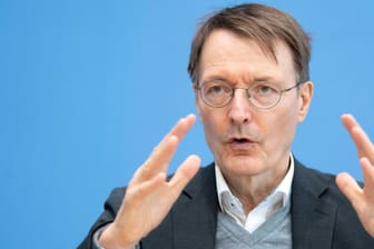 Karl Lauterbach: Der Gesundheitsminister kündigt eine "Revolution" im Gesundheitswesen an.