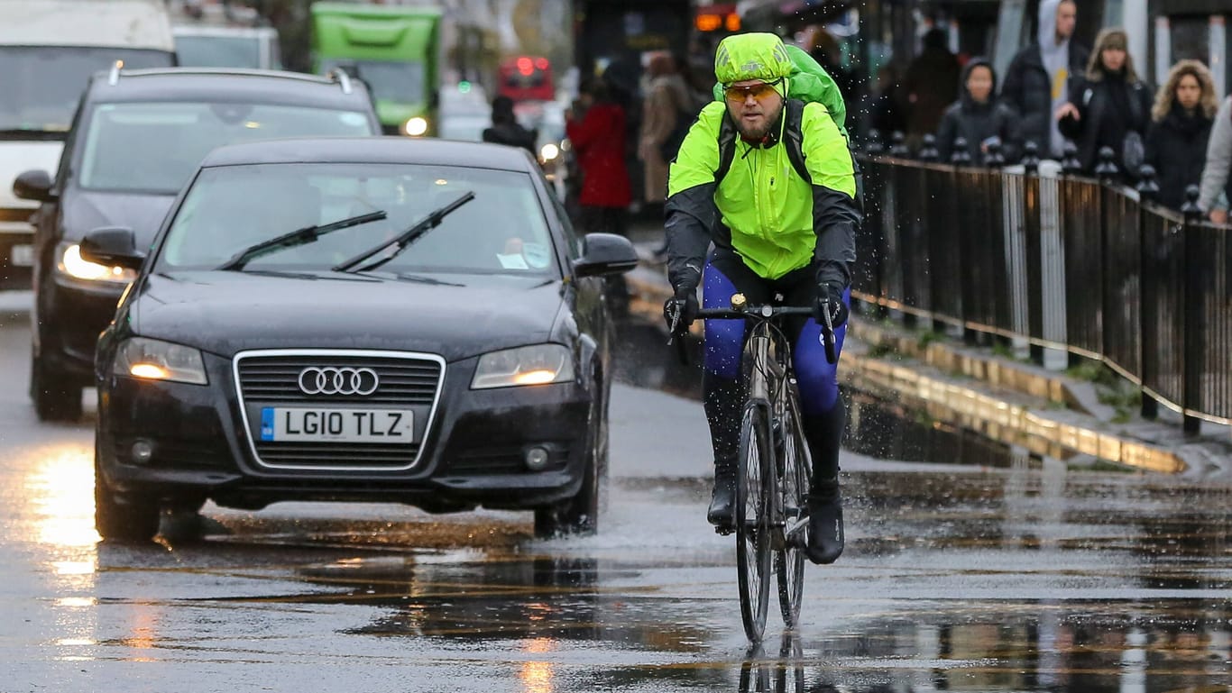 Verkehr in London: Bürgermeister Sadiq Khan will schadstoffärmere Autos in der Stadt fördern.