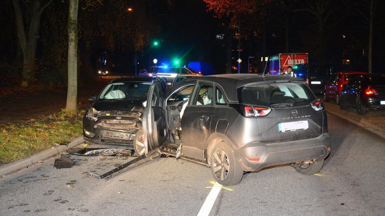 Bei einem Unfall in Rahlstedt wurden drei Menschen verletzt