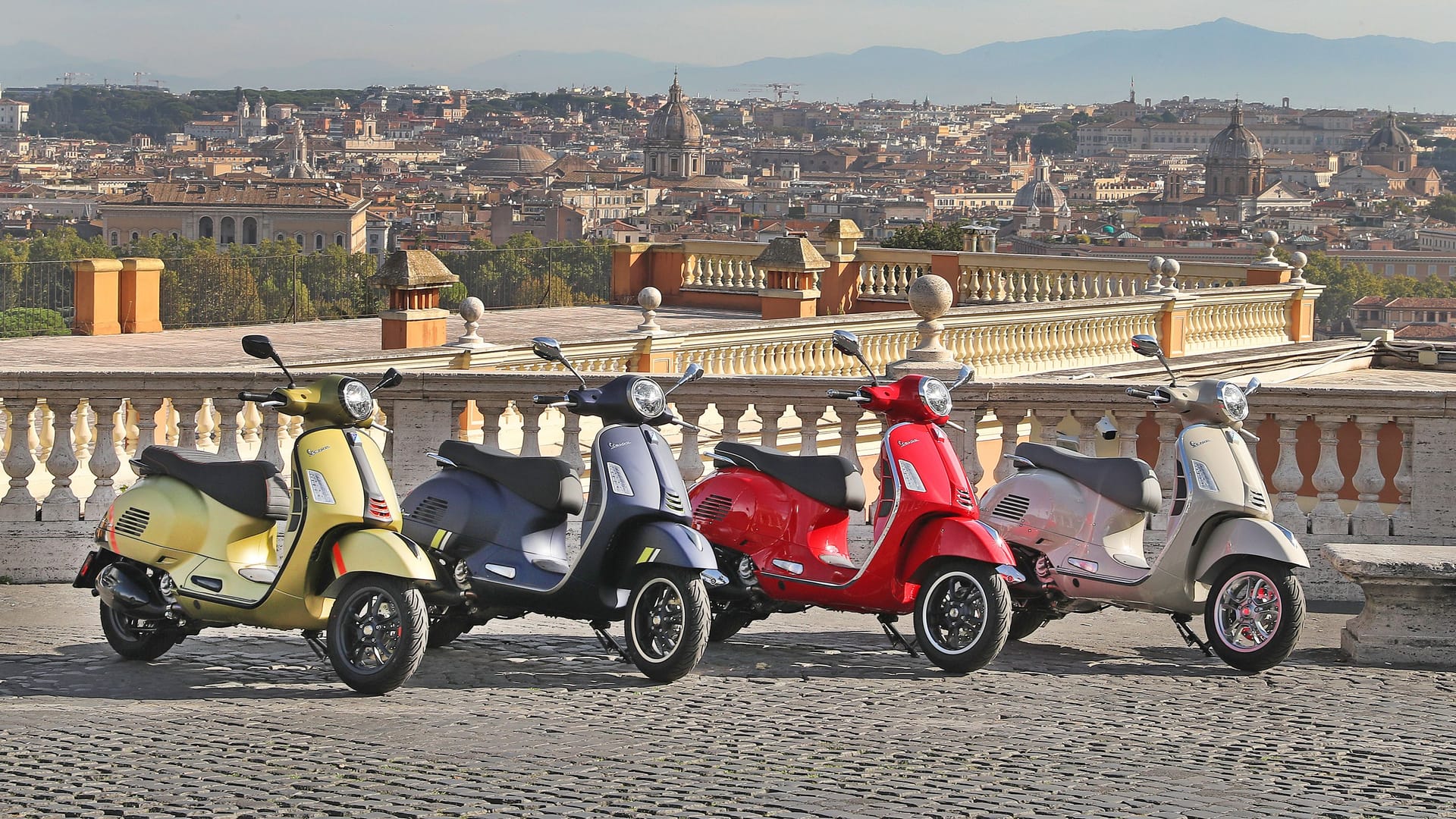 Vespa hat die GTS-Reihe in mehreren Details überarbeitet.