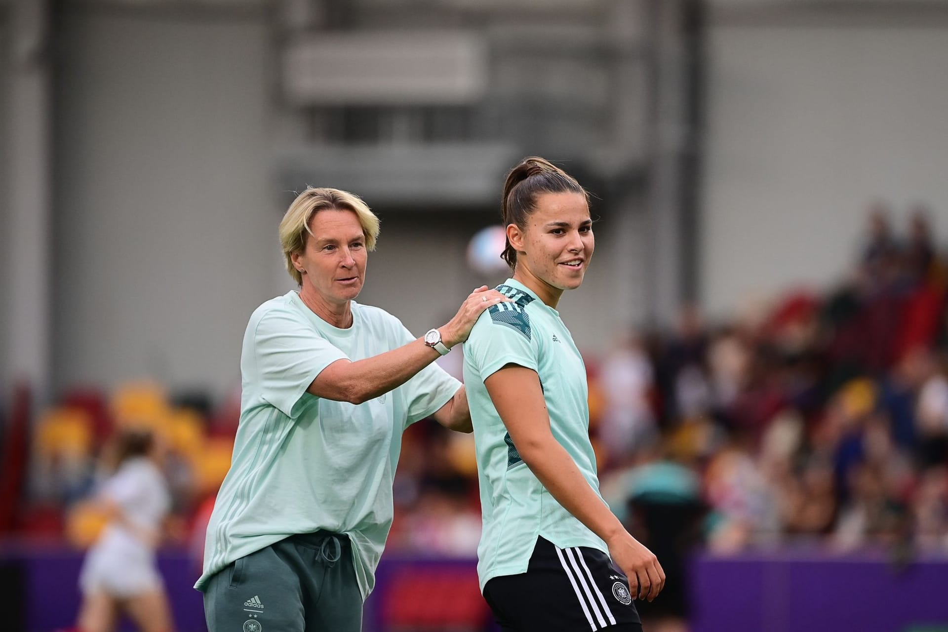 Martina Voss-Tecklenburg und Lena Oberdorf