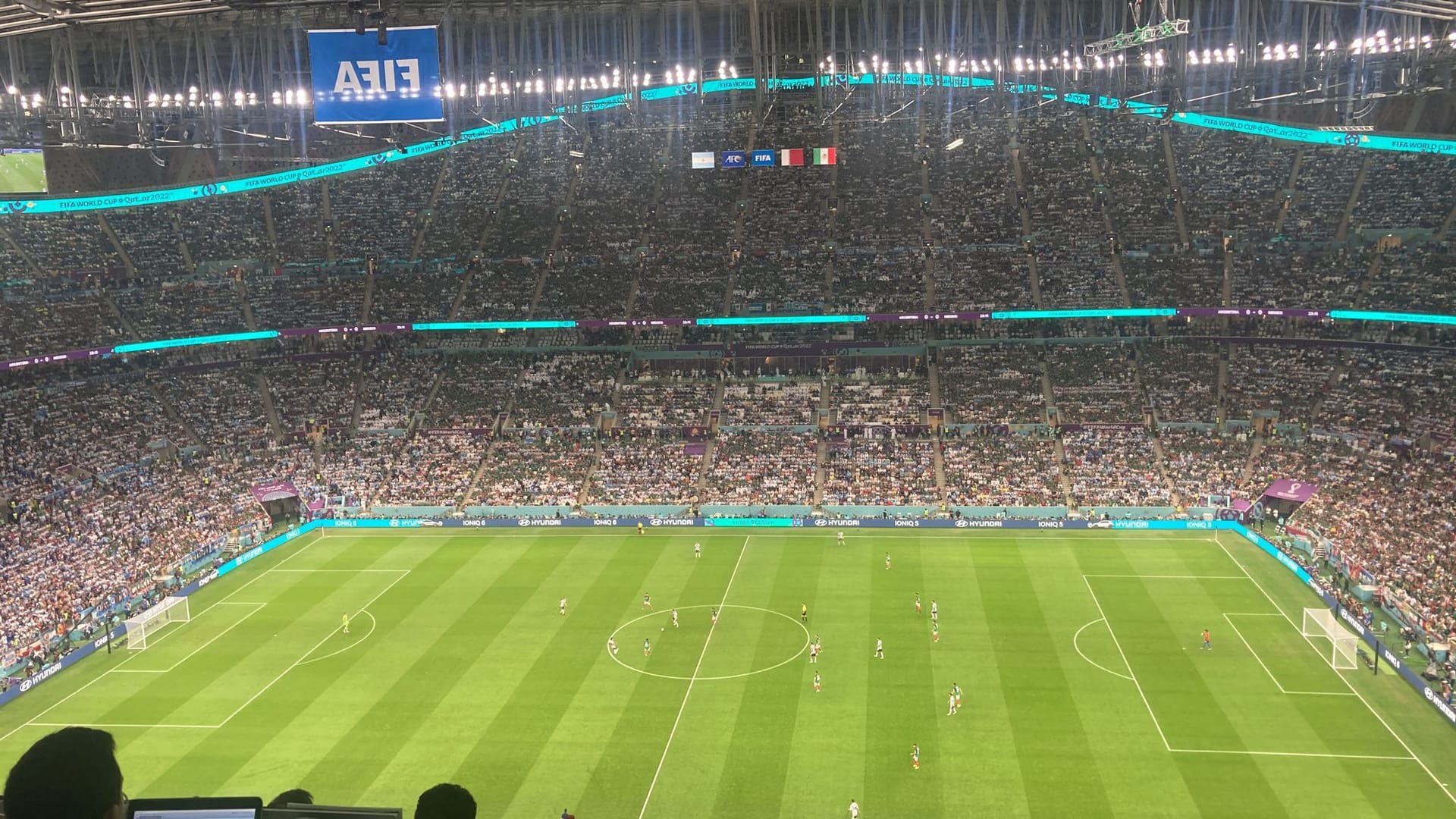 Mein Blick von der Pressetribüne des Lusail-Stadions.