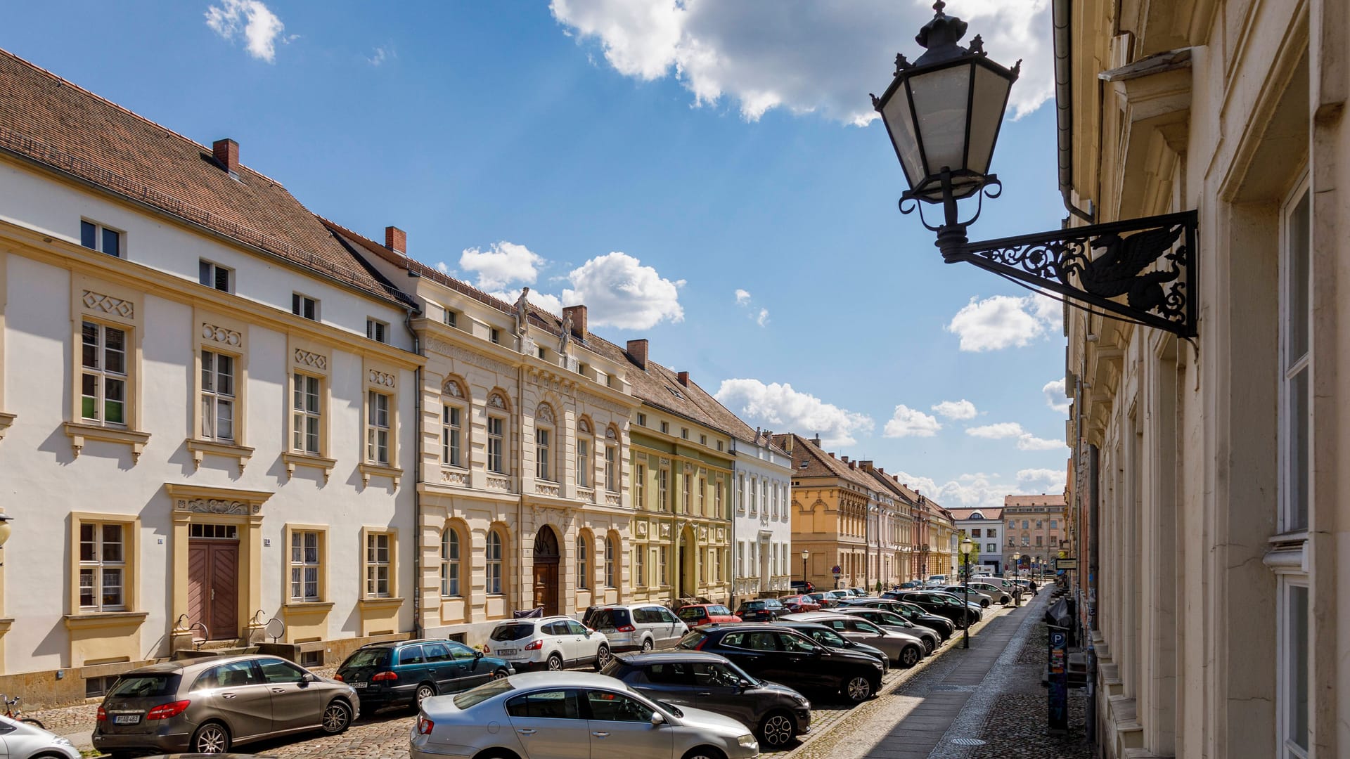 Historische Altstadt Potsdams: Die Hauptstadt von Brandenburg haushaltet gut mit Energie.