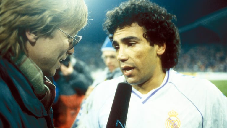 Seine Anfänge: Béla Réthy im Jahr 1988 im Interview mit Real-Star Hugo Sanchez.