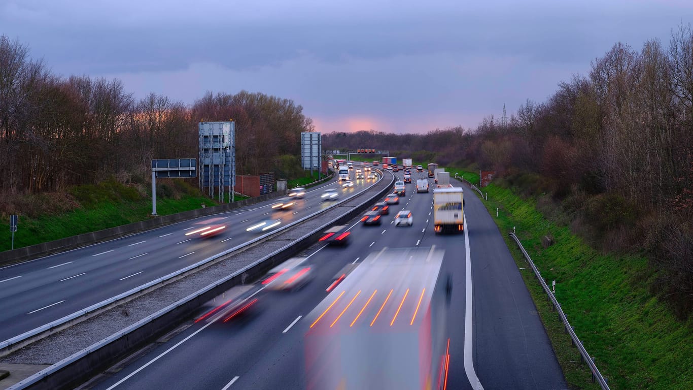 Bundesautobahn A2 am Heidkampe (Archivbild): Auf der A2 kam es am Montag zu einem Verkehrsunfall.