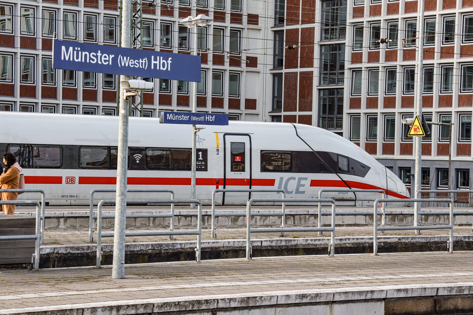 Der Münsteraner Hauptbahnhof (Symbolfoto): Zwischenzeitlich waren alle Gleise am Bahnhof gesperrt.