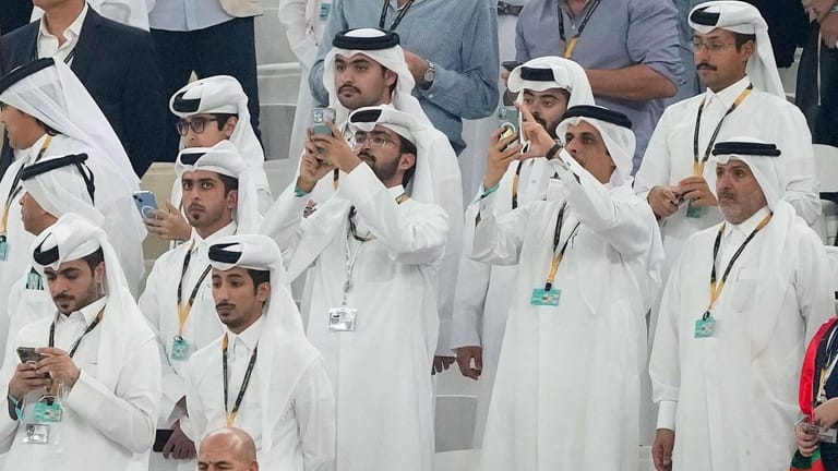 Katarische Fans im Stadion: Auch hier überwiegen die männlichen Zuschauer.