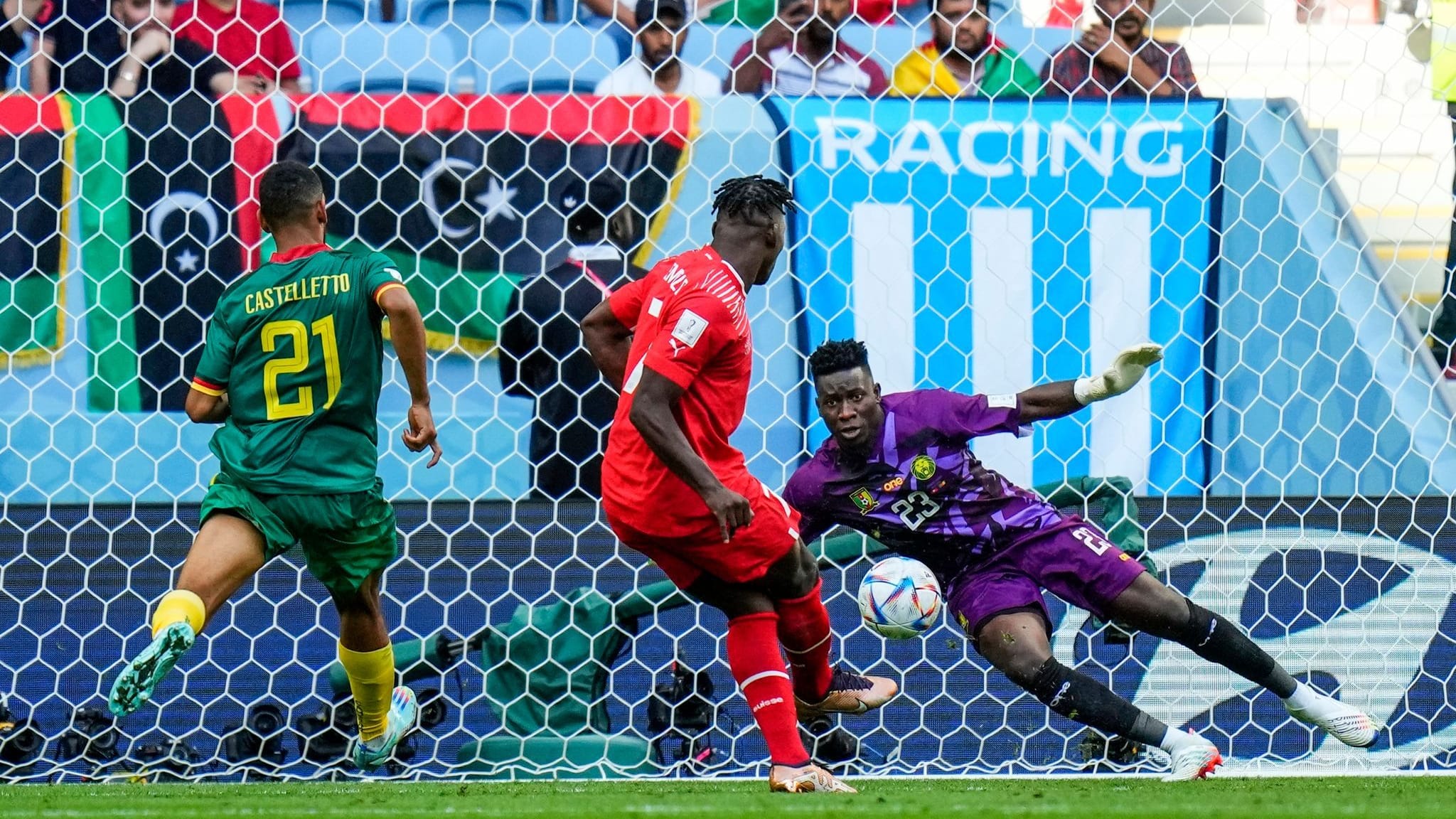 Fußball-WM | Schweizer Startsieg: Embolo trifft gegen Heimatland Kamerun