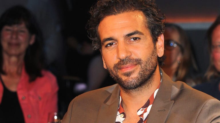 Elyas M'Barek: Der Schauspieler blickt kritisch auf die WM.