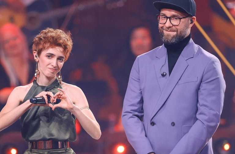 Anny Ogrezeanu und Coach Mark Forster holten den Sieg bei "The Voice of Germany".