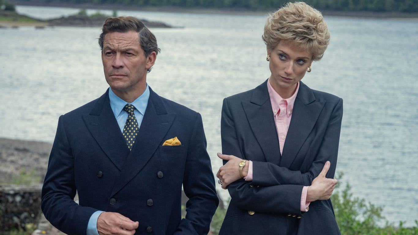 Dominic West spielt Prinz Charles, Elizabeth Debicki übernimmt die Rolle der Diana.