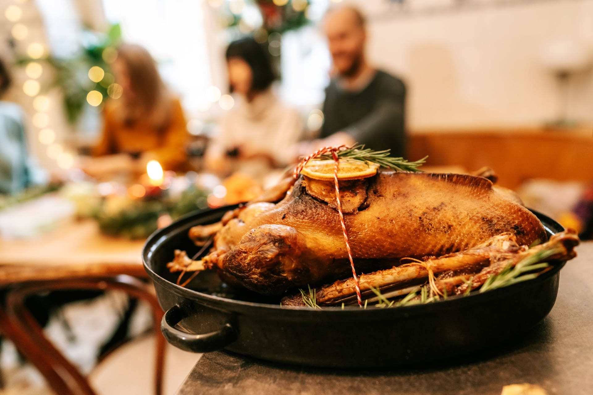 Auf die Füllung kommt es an: Mit verschiedenen Gewürzen und Zutaten kann der Weihnachtsklassiker jedes Jahr neu interpretiert werden.