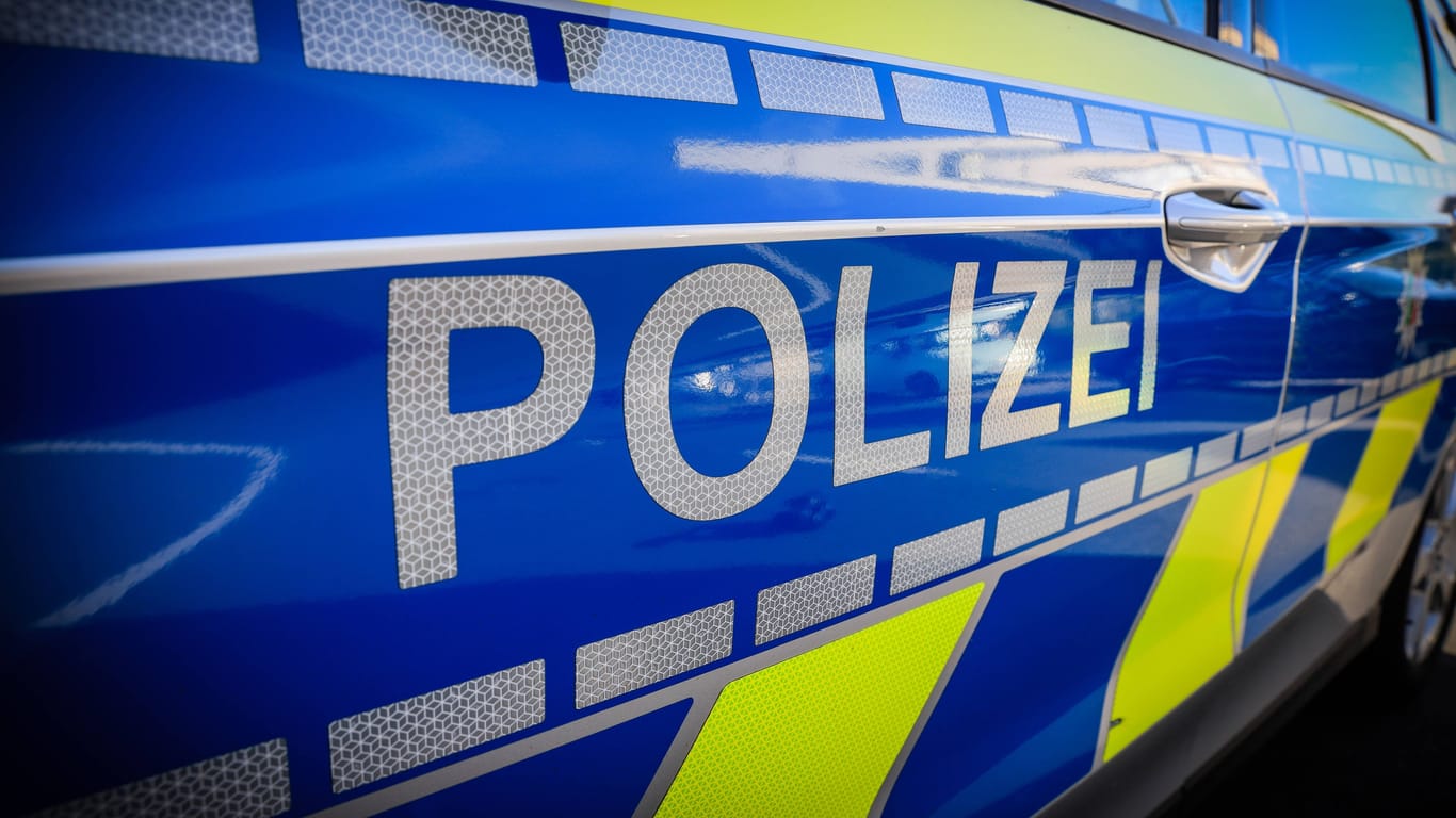 Nach dem homophoben Angriff eines Mannes sucht die Polizei Hannover Zeugen, die Hinweise zur Tat geben können.