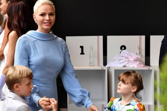 Royaler Familienausflug Fürstin Charlène mit ihren Zwillingen Jacques und Gabriella beim Großen Preis von Monaco.