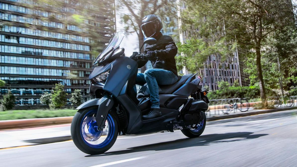 Mit dem 2023-Update verpasst Yamaha seinem XMax 125 mehr technische Raffinesse.