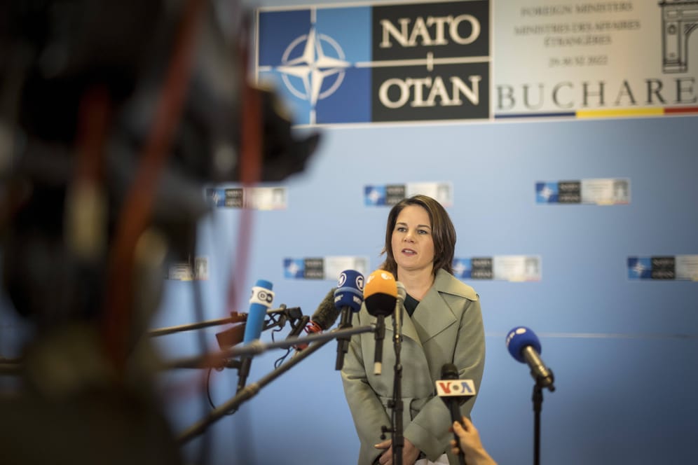 Annalena Baerbock beim Nato-Gipfel: Die deutsche Außenministerin hat den russischen Angriffskrieg in der Ukraine scharf kritisiert.