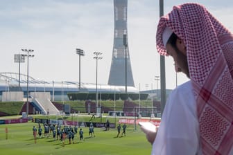 Katar darf die Fußball-WM ausrichten, obwohl das Land nicht dafür geeignet ist.