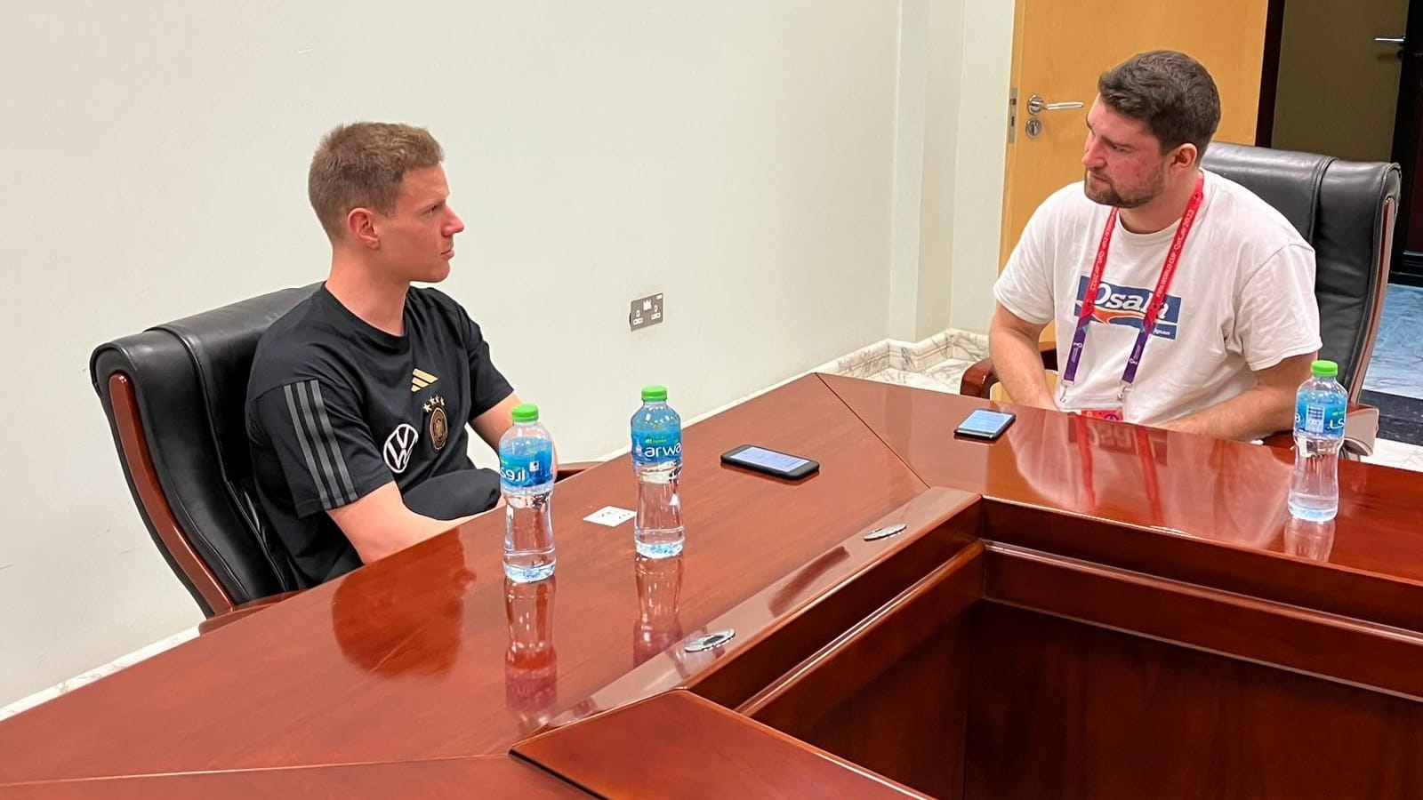 Marc-André ter Stegen im Interview mit t-online-Reporter Noah Platschko.