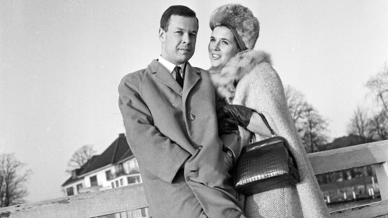 1962 heiratete Christiane Hörbiger ihren ersten Ehemann, den Regisseur Wolfgang Glück. Fünf Jahre später folgte die Scheidung.