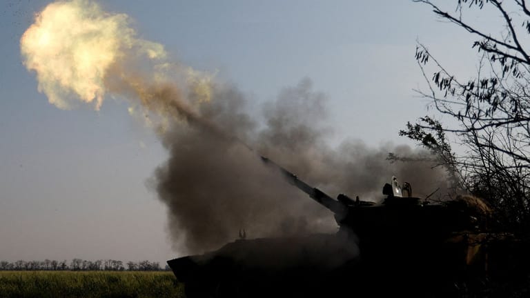 Ukrainischer Panzer in der Südukraine: Der Krieg hat laut UN zu der größten Vertreibung seit Jahrzehnten geführt.