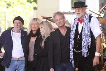 Kristin McPhee (segunda desde la izquierda) con Fleetwood Mac en un espectáculo hace unos años.