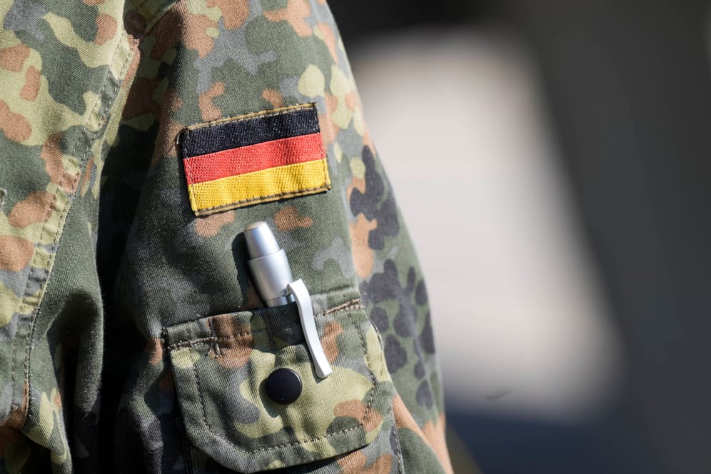 Ein Soldat der Bundeswehr (Symbolfoto): Das Verwaltungsgericht Hannover verhandelt am Mittwoch die Klage eines Ex-Soldaten gegen seine Entlassung.