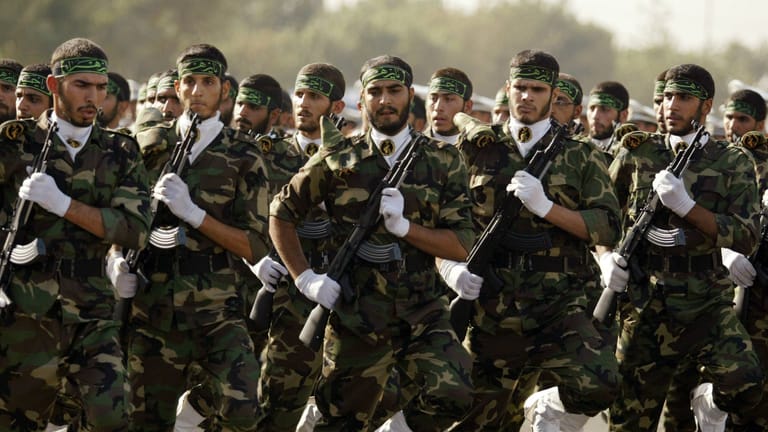 Revolutionsgaraden im Iran: Übernimmt das Militär die Macht?