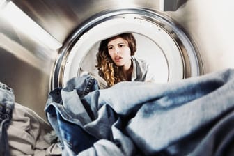 Waschmaschine (Symbolbild): Fehler beim Wäschewaschen können unangenehm werden.