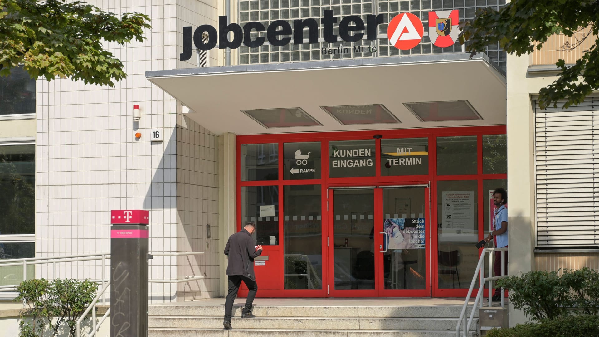 Ein Jobcenter in Berlin (Archiv): Eigentlich wollte die Ampel die Abkehr vom alten Hartz-IV-System erreichen.