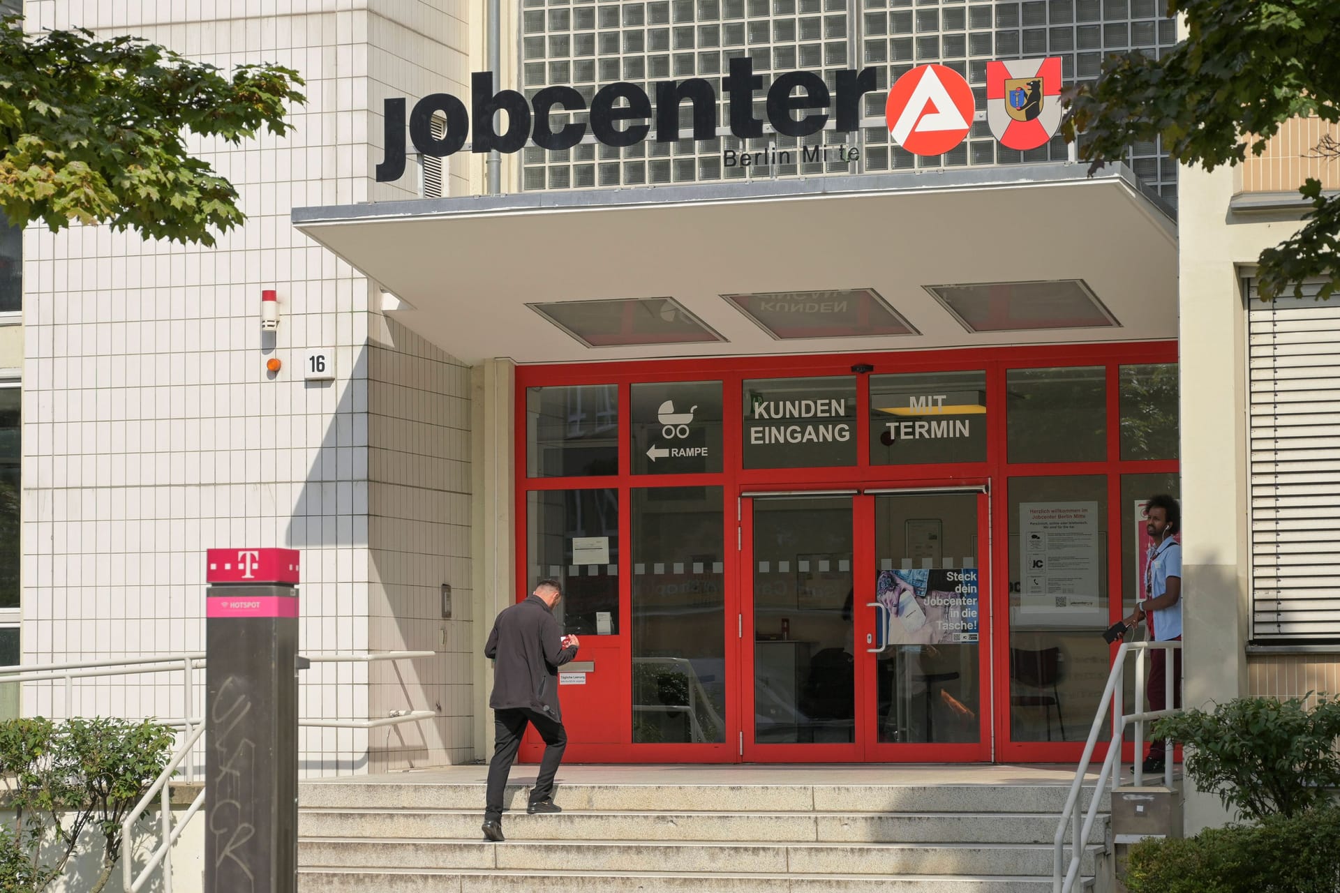 Ein Jobcenter in Berlin (Archiv): Eigentlich wollte die Ampel die Abkehr vom alten Hartz-IV-System erreichen.