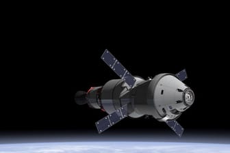 Künstlerische Darstellung der "Orion"-Raumkapsel: Das Gefährt befindet sich auf dem Weg zum Mond.