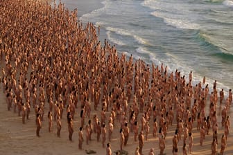 Hunderte nackte Menschen: Sie versammelten sich in Sydney für eine Kunstaktion.