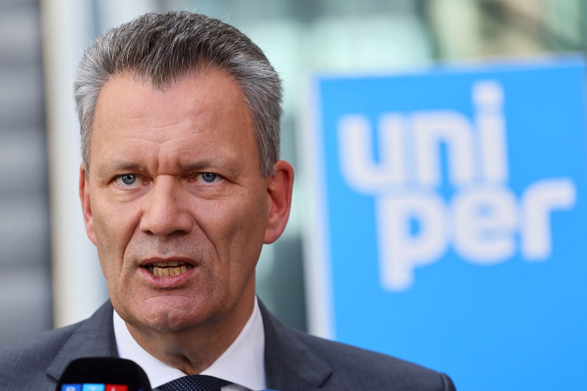 Klaus-Dieter Maubach: "Uniper hat ein Schiedsgerichtsverfahren eingeleitet", erklärte der Vorstandschef. Klaus-Dieter Maubach: "Uniper hat ein Schiedsgerichtsverfahren eingeleitet", erklärte der Vorstandschef.