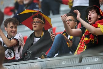 Fans der deutschen Fußball-Nationalmannschaft