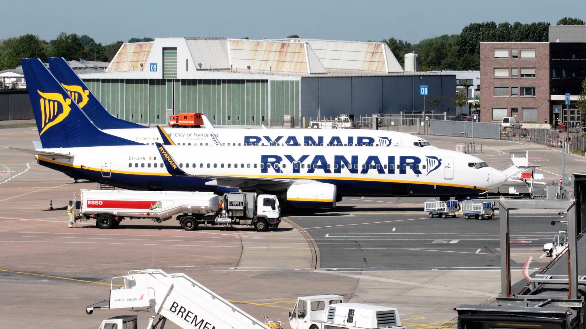 Der Bremer Flughafen (archivbild): Hier sollen auch weiter Passagierflieger starten und landen. Der Bremer Flughafen (archivbild): Hier sollen auch weiter Passagierflieger starten und landen.