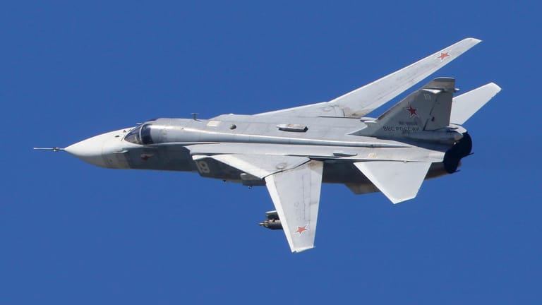 Su-24M-Kampfjet der russischen Luftwaffe: Die Piloten sollen auf Funksprüche der Nato nicht reagiert haben.