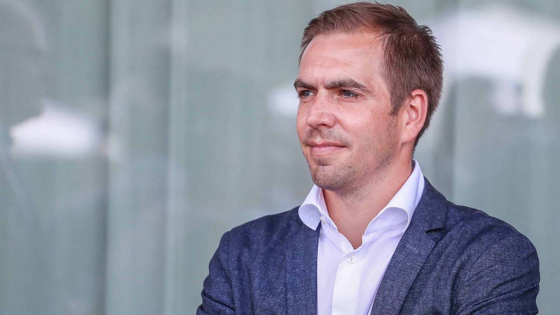 Philipp Lahm: Der ehemalige Kapitän des DFB-Teams hat den Verband für den Umgang mit Katar und der Fifa kritisiert.