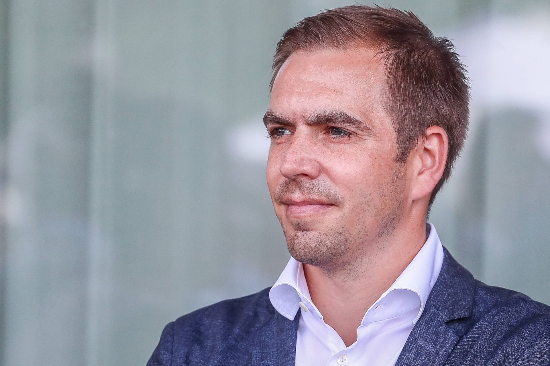 Philipp Lahm: Der ehemalige Kapitän des DFB-Teams hat den Verband für den Umgang mit Katar und der Fifa kritisiert.