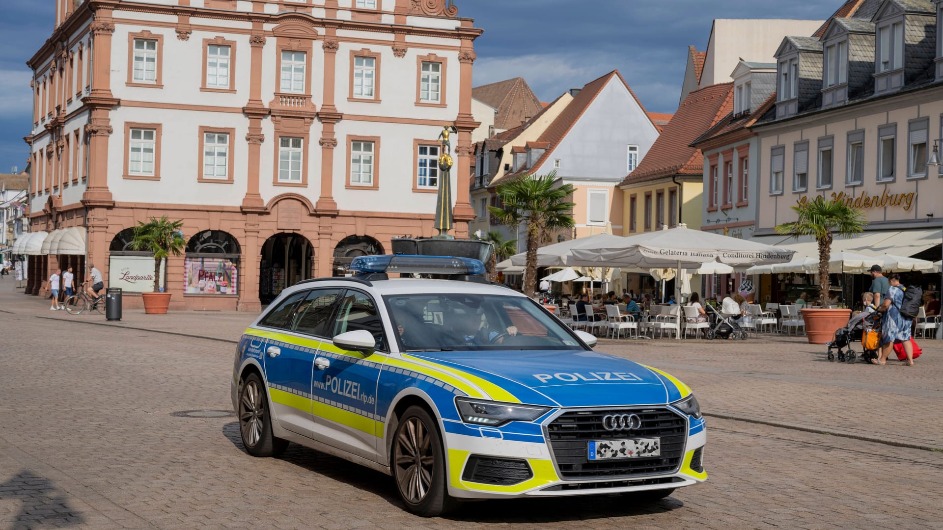 Polizei in Speyer (Archivbild): Eine Frau wurde getötet.